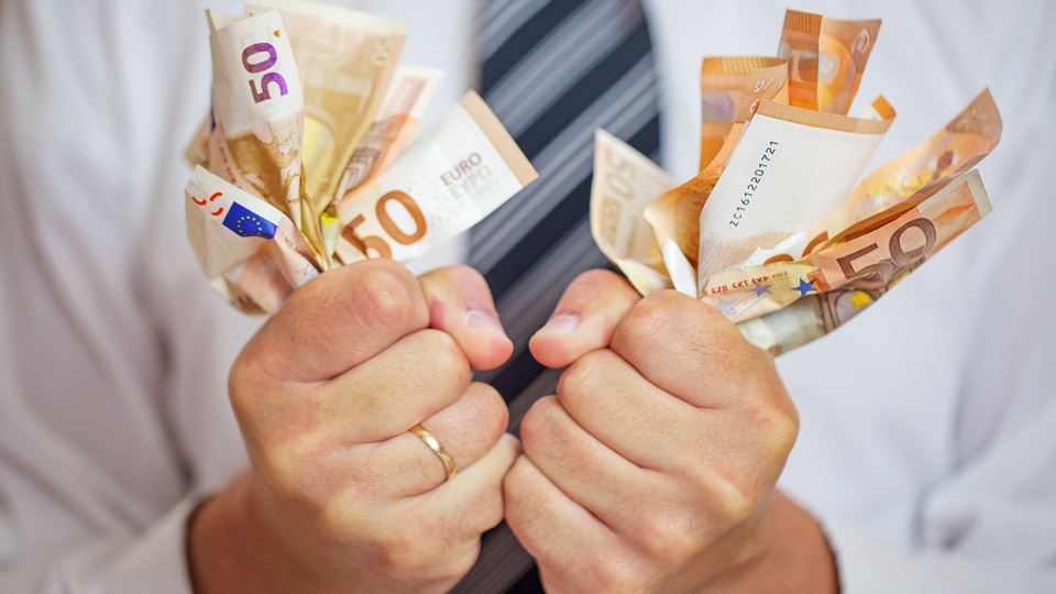 Helft werknemers ontvangt soms minder loon dan afgesproken