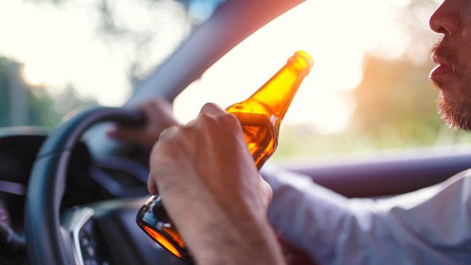 Ontslag na niksen en bier drinken onder werktijd