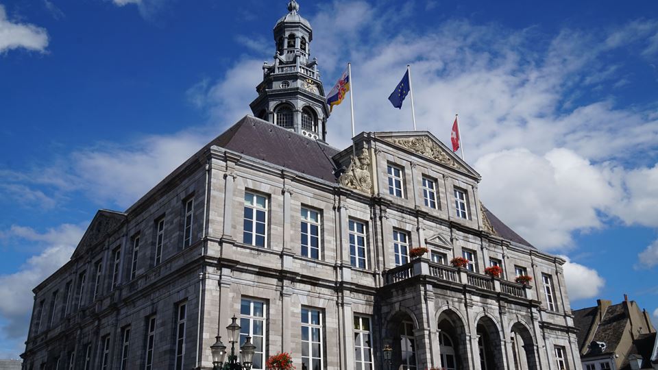 ‘Het piept en kraakt bij gemeenteambtenaren’